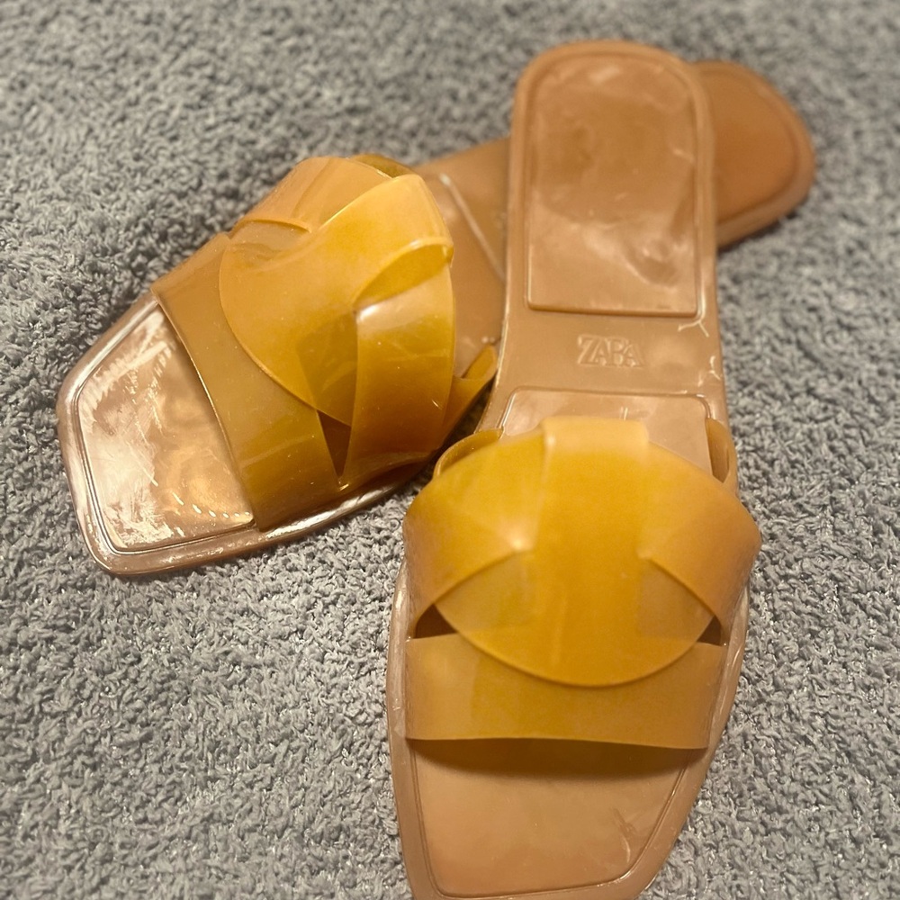 New * no tags Zara Jelly Slide Sandal Women’s size 8/39 camel nude